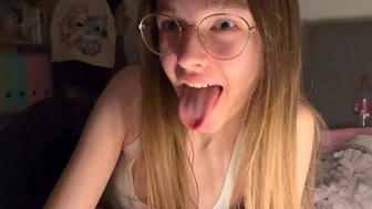 MY FIRST BJ!!! 18 yo Thin Youngster licks gigantic....