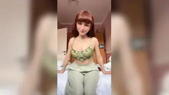 MASSIVE BUTT LADY DOING WRONG TIKTOK MOVIE AND GOT VIRAL